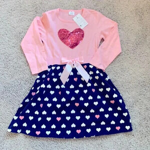 Long sleeve dress full of hearts 💗